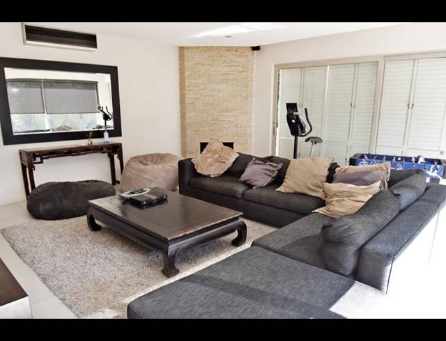 5 BEDROOM HOUSE FOR SALE IN SANDOWN